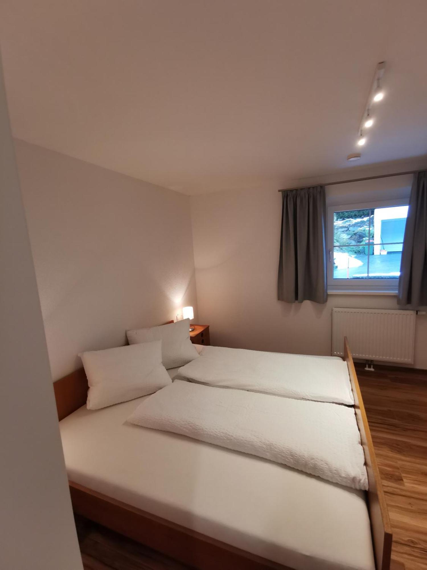 Apartments HAUS SCHÖN - Preise inclusive Pitztal Sommer Card Jerzens Zimmer foto